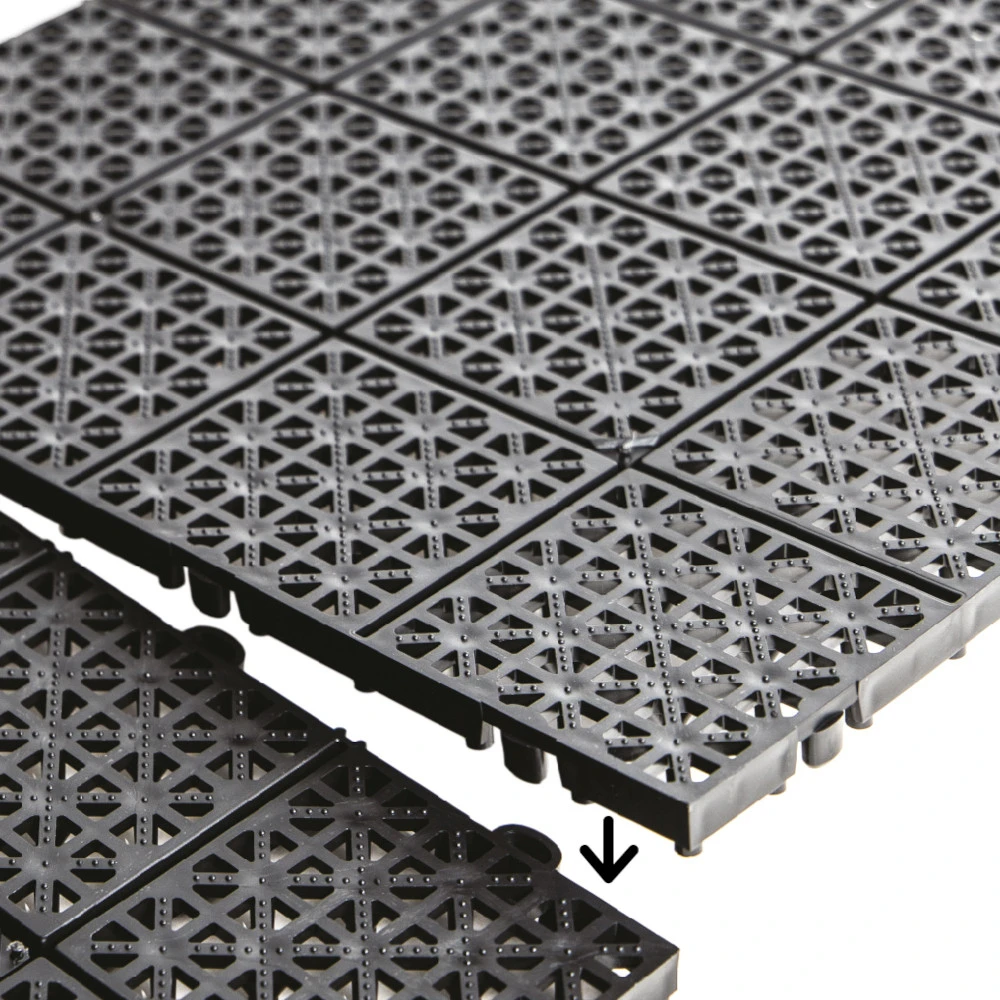 Bodenfliese Aus Recyceltem Kunststoff In Schwarz